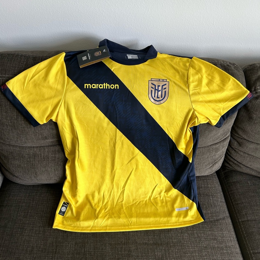 Marathon Authentic Ecuador National Team Copa America 2024 Jersey Men’s Sz: L